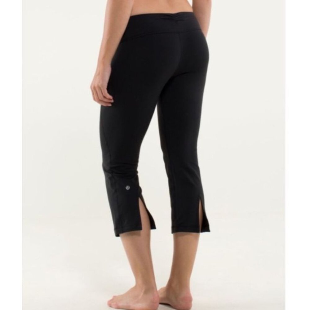 Lululemon Gather & Crow Crop leggings size 8